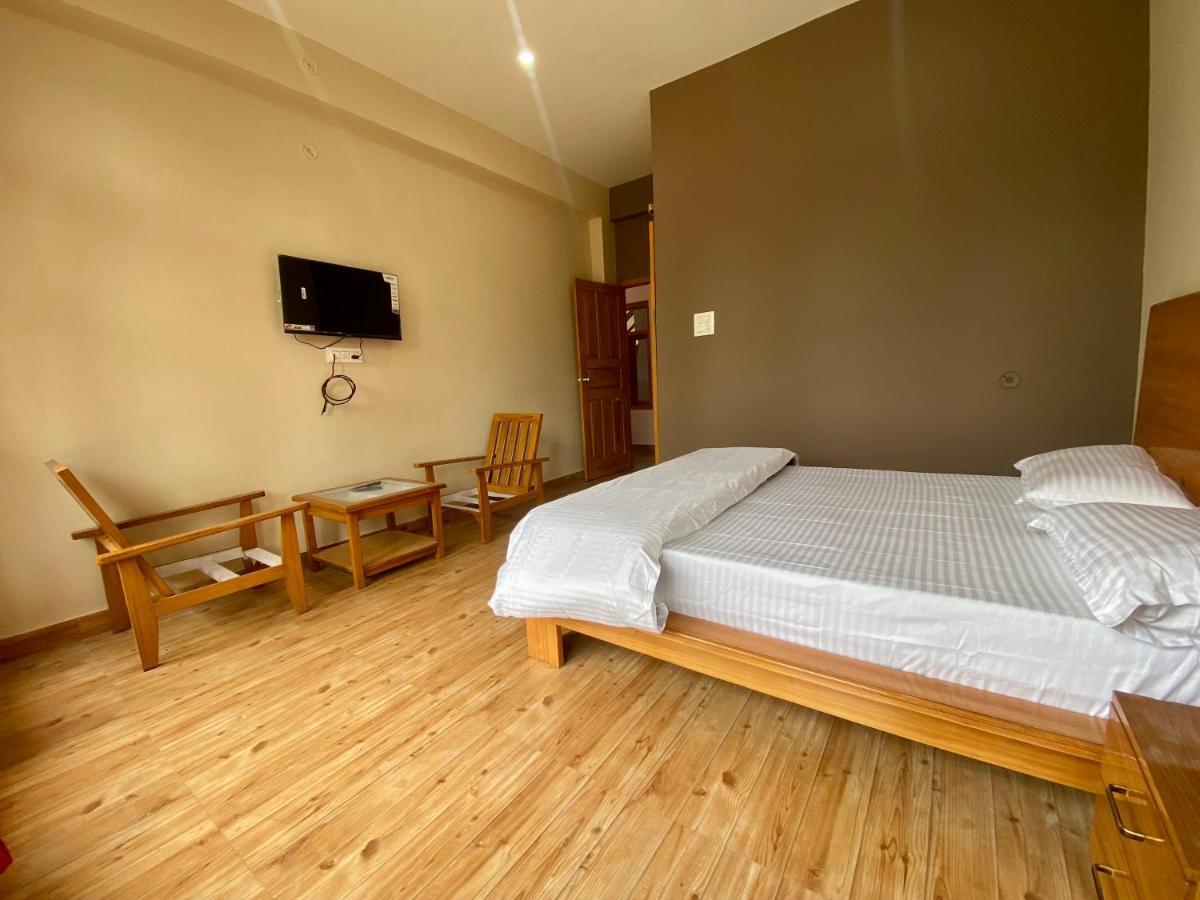 Hotel Mansarovar Inn Munsyari Bagian luar foto