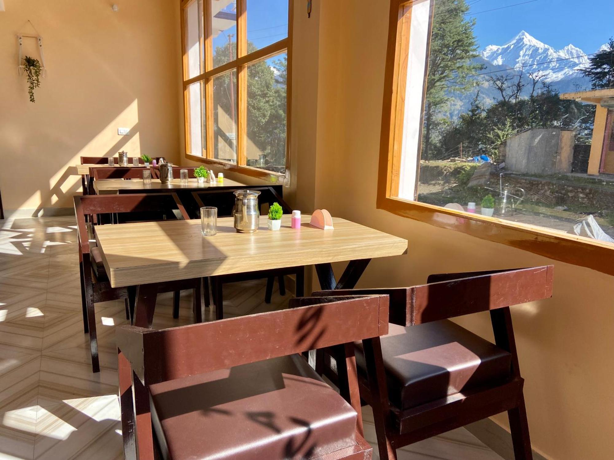 Hotel Mansarovar Inn Munsyari Bagian luar foto