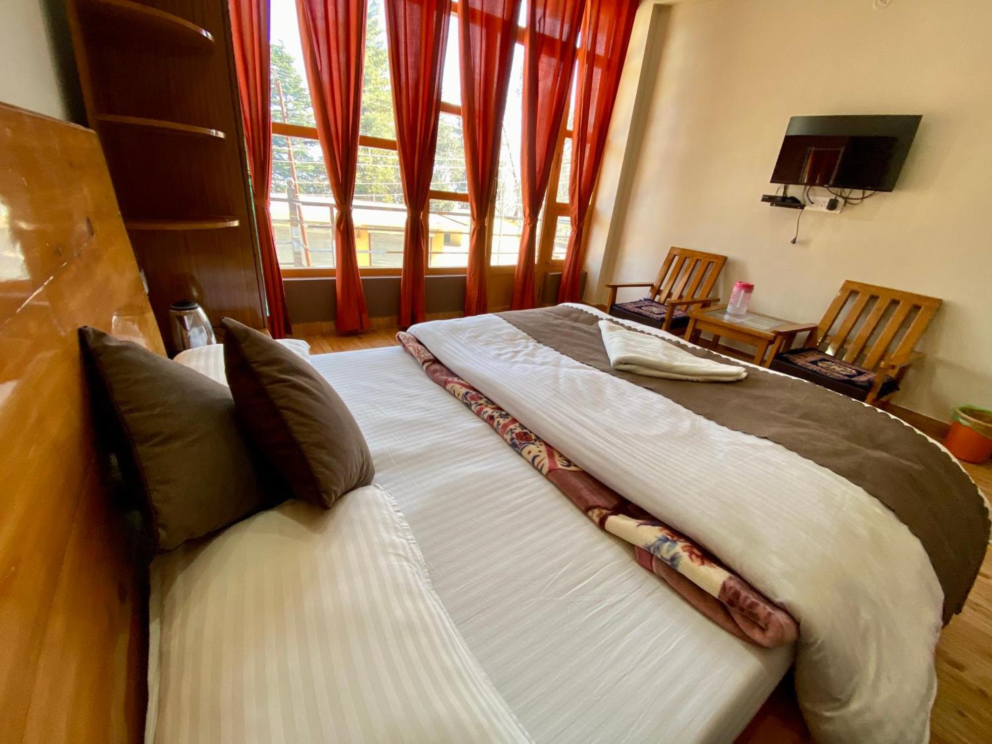 Hotel Mansarovar Inn Munsyari Bagian luar foto